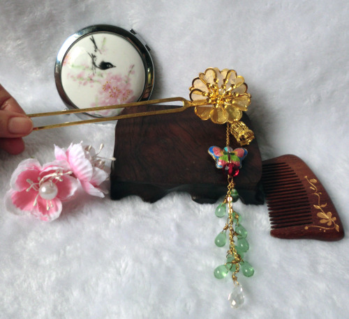 inkjadestudio:Chinese Deep in the Courtyard Gardens Hair stick Inspired by Ouyang Xiu 庭院深深深几许Materia