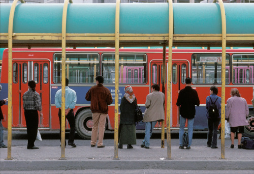 20aliens:TURKEY. Istanbul. 1998. Bus stop at Kadikoy, Asian district of Istanbul.Harry Gruyaert