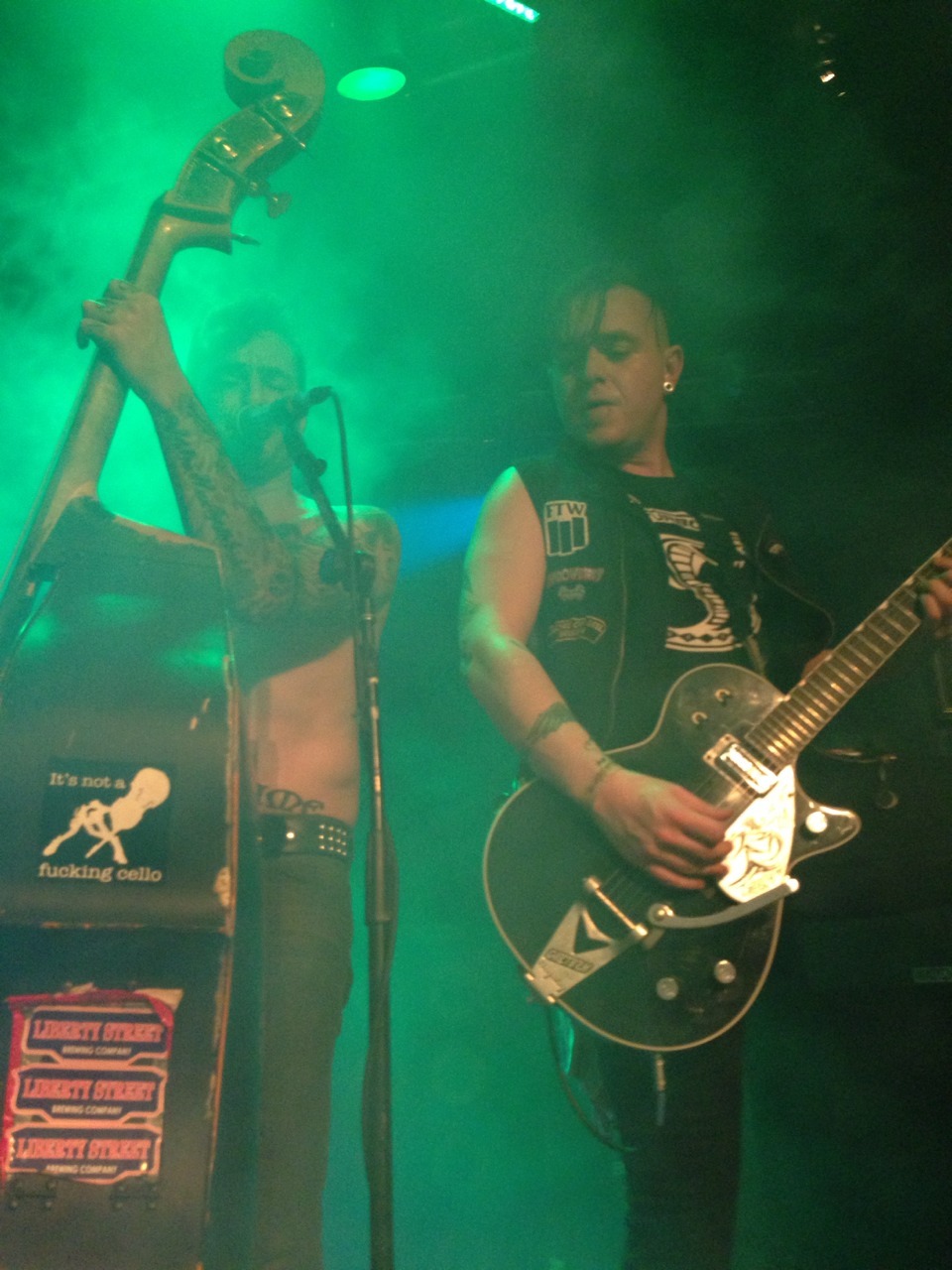 con-la-muerte:  Koffin Kats! 