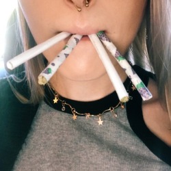 justinesmokes:  Some joints and nugs from