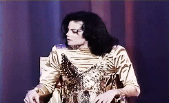 kingmjjpop:  thepersianboy:  Oh forreal, MTV?  DO YOU REMEMBAH MTV? ON THE PHONE?