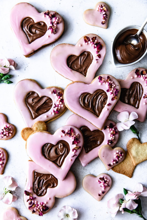 sweetoothgirl:    Nutella Heart Shaped Cookies