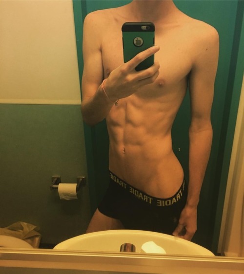 https://horniboisteenbois.tumblr.com/post/166532176561