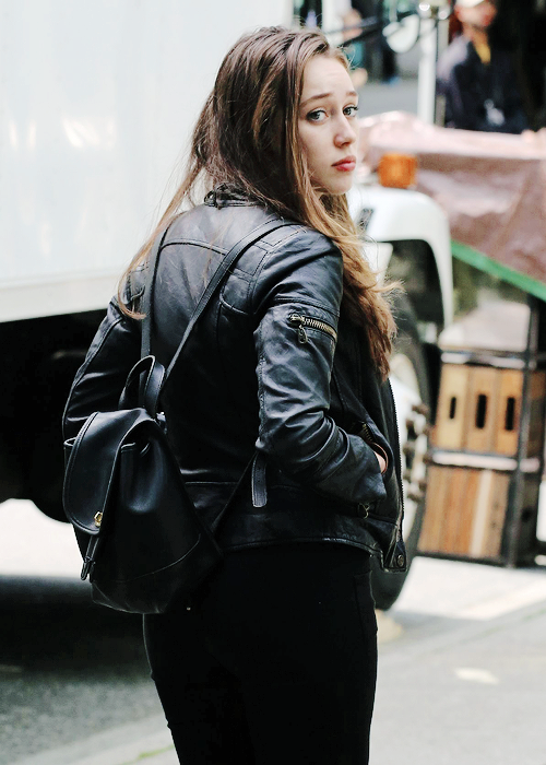 alyciadebnamcareydaily:Alycia Debnam Carey on the Set of Fear the Walking Dead in Vancouver