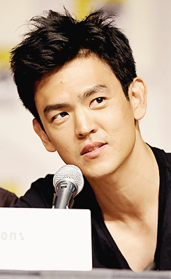 wildandwild:  Actual 41 year old John Cho