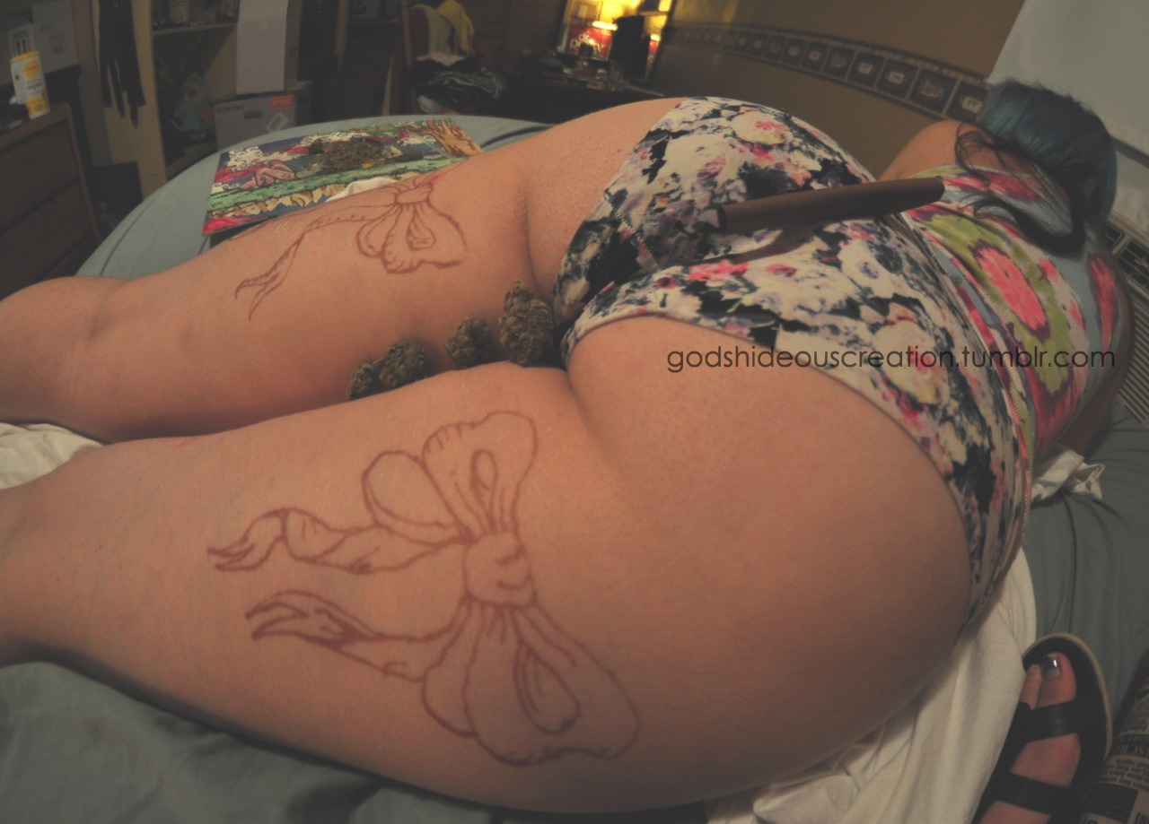 godshideouscreation:  godshideouscreation:    Knocking me out with those American