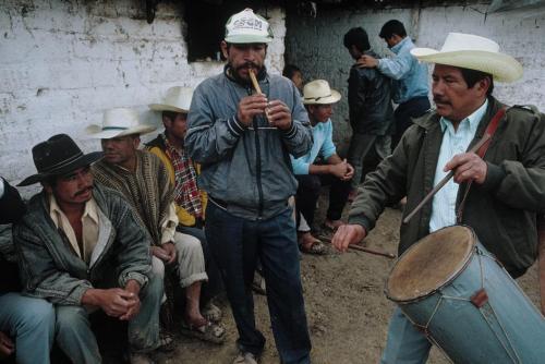 5centsapound:  David Alan Harvey:  Oaxaca, Mexico (1992) At one time a mesoamerican center whose cultures rivaled those of the better known Maya and Aztec, Oaxaca is now among Mexico’s poorest states. The Zapotec, one of the largest and most powerful