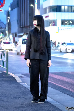 tokyo-fashion:  Ryoka is an English-speaking 19-year-old Japanese student who we street snapped in Harajuku at night. Her dark look features a Comme Des Garcons Tricot jacket over a resale top, Yohji Yamamoto socks with Japanese sandals, and a Vivienne