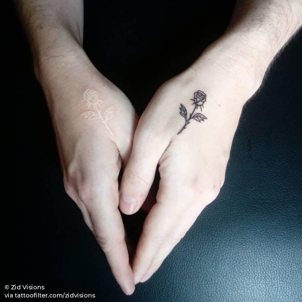 Kleines hand tattoo mann