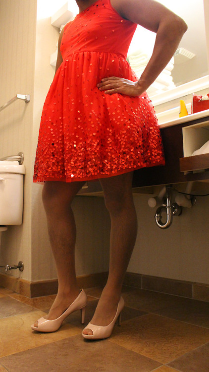 I posted new pictures on the X-Hamster in my beautiful 50’s prom gown. Want to see more photos