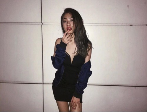 lioncitygurls:  Imagine fucking this amazing tight and hot bitch! Damn I’ll fuck her with my dragon 24/7 till she turn sore and red    #Singaporegirls #xmm #SgXmm #SingaporeXmm #syt #chiobu