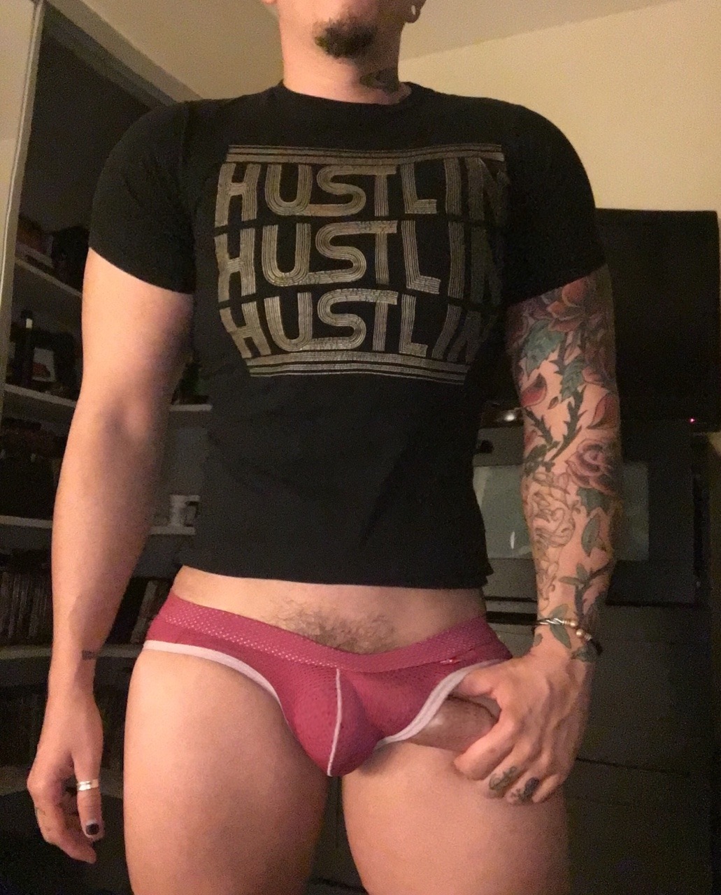 puncut8:🍆✊🏽🙈