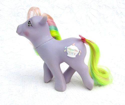 plastichorseyhoarder: I know there’s quite a few custom “Rainbow Sherbets” out the