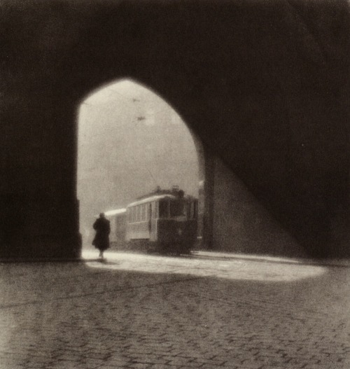 magictransistor:  Josef Sudek, Morning Tram, 1924. 