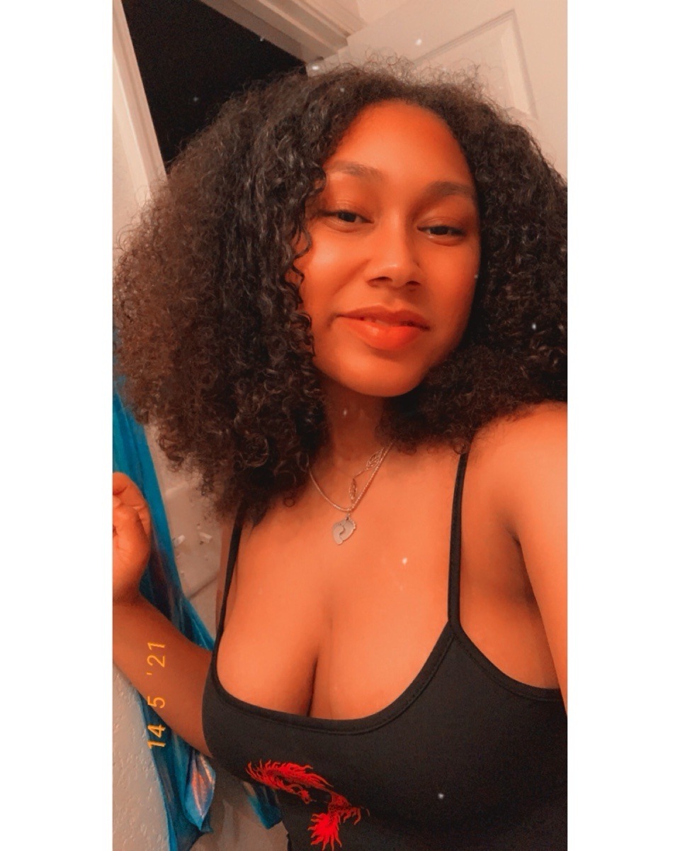 lenatheninjax3: That smile, those eyes and them lips!  🤪