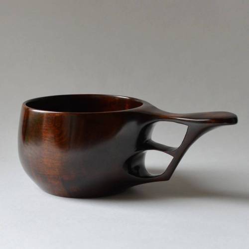atelierdehors: I am not a great expert as I can talk a lot about Urushi. However, I talk about Urush