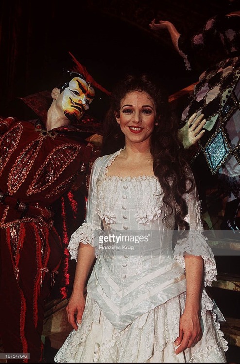 operafantomet: Susan Derry, u/s Christine in Hamburg in 1996. Photo by Franziska Krug