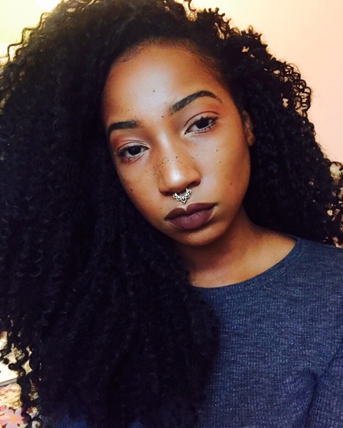 littlepandabear:  krissykakess:  fall in plum   Bae