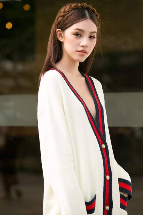 yeot-meogeo: Jolie Nguyen in Gucci at Vietnam International Fashion Week