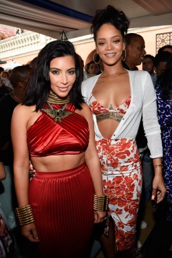 Rihanna with Kim Kardashian at the Roc Nation Pre-Grammy Brunch in LA (08.02.2015.)