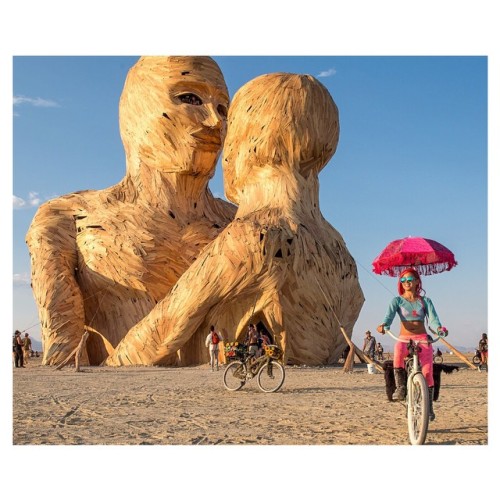 sexandbicycles: Monday morning’s #embrace Photo by @ezumphoto #burningman #burningman2014 #brc #bl