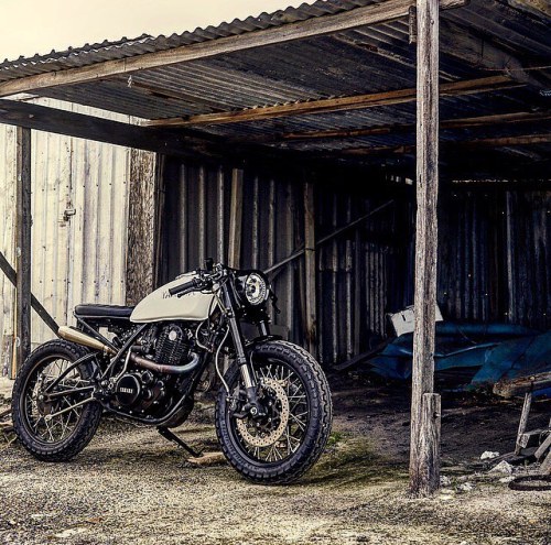 #sr500 Barn Find. More at @motorcycletradermag or check out Cafe Racer Mag #tracker #scrambler #sydn