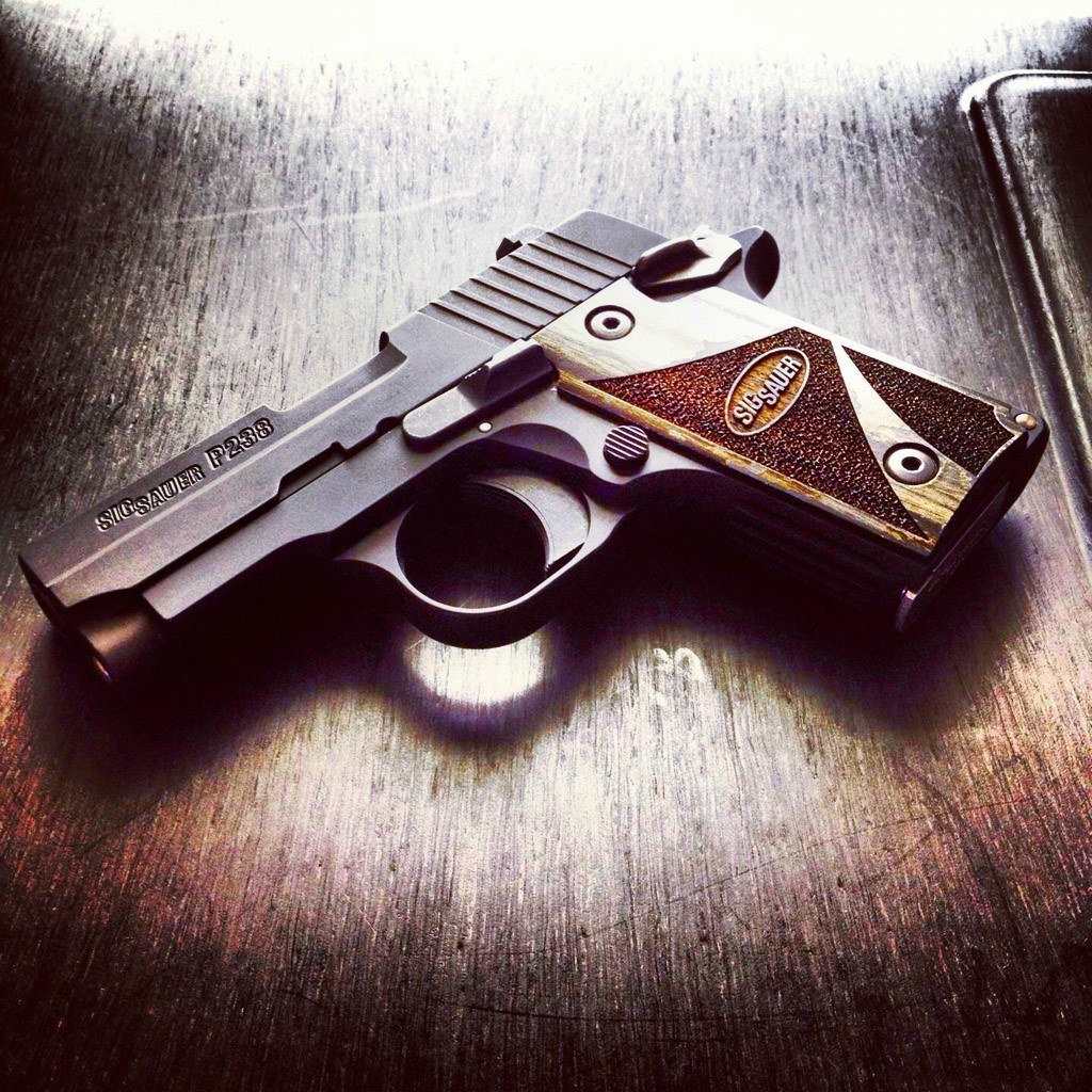 gunsknivesgear:  Sig P238 SAS.