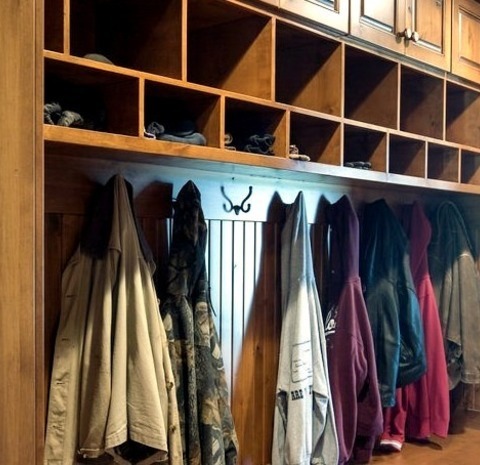 Wichita Mudroom MudroomMudroom - Large Rustic Ceramic Tile And Beige Floor Mudroom Idea With Beige Walls