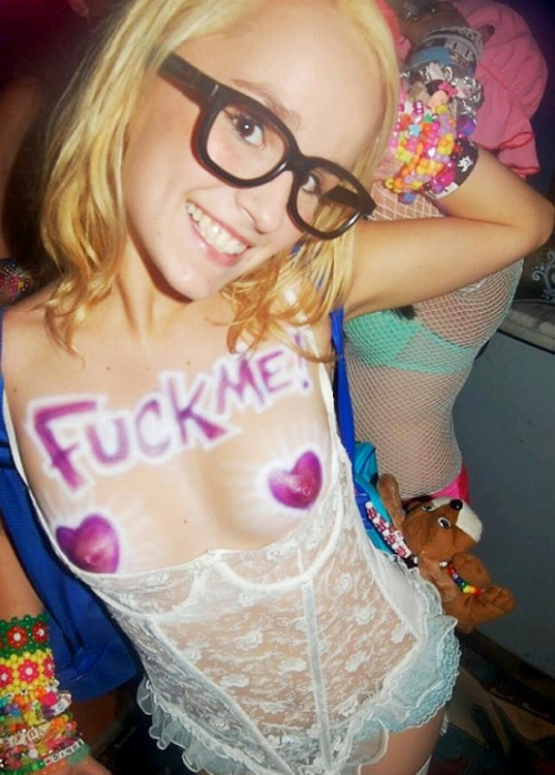 festivalgirls: Iconic /r/FestivalSluts photos. Add yours. ift.tt/2fdwMya