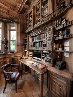 steampunktendencies:  Doug Sr. Home Library 