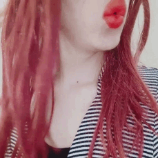 lauratrap:  Some silly gifs xD  Cutie 