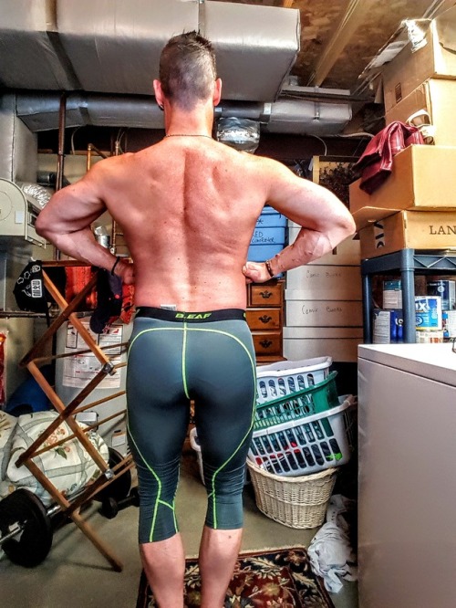 mikesupes: Back#superman #supermancosplay #supermancosplayer #supermancostume #naturalbodybuilder #n