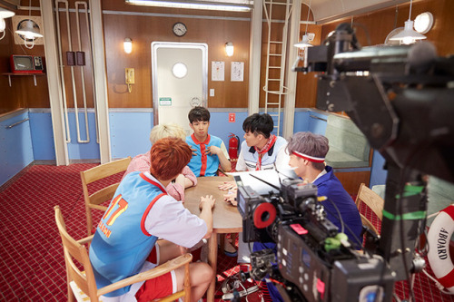 N.Flying 진짜가 나타났다 MV behind the scenes photos (feat. Jang Moonbok)