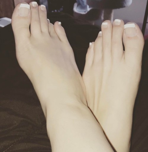 New #frenchpedi ! Happy Friday! Don&rsquo;t forget, I offer Skype sessions and in person session