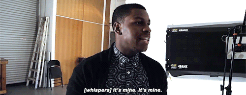 shawn-spencer-reid:margots-robbie:John Boyega Is The Galaxy’s Biggest Fanboythis is the physical emb