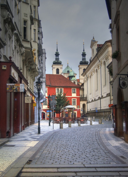 allthingseurope:  Prague Street (by mariusz kluzniak)