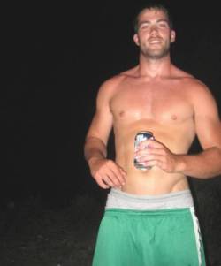 randydave69:  randydave69:  Last one? C’mon I got plenty of beer at my place, let’s go bro! Check out my blog for more! http://randydave69.tumblr.com/ http://randydave69.tumblr.com/archive  such an easy mark….where is he tonight? 