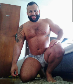 bear-hairy:  Déjanos tu comentario 🐻 . Rebloguea y comparte el contenido si te gustan las fotos. #Bear_Hairy