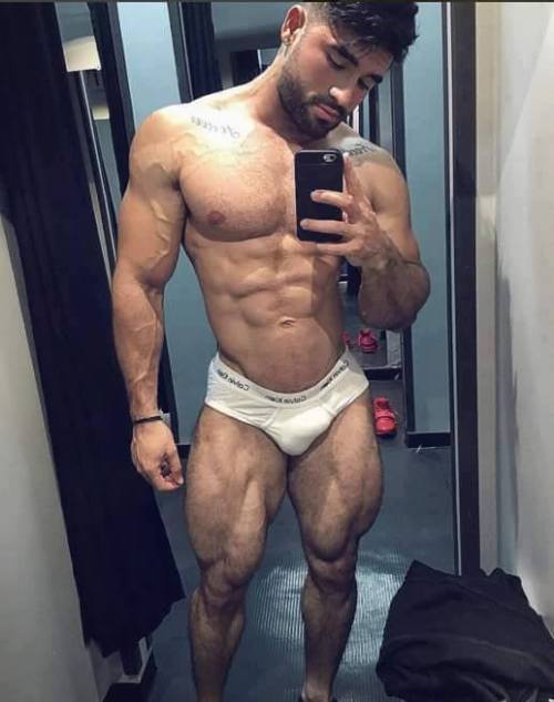 whitepapermuscle:  Alexander Rendon