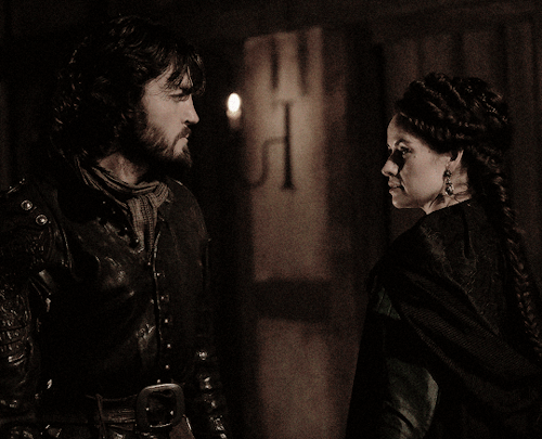 milathosdaily:maimie mccoy and tom burke as milady de winter and athos from s1 and s2 of the muskete