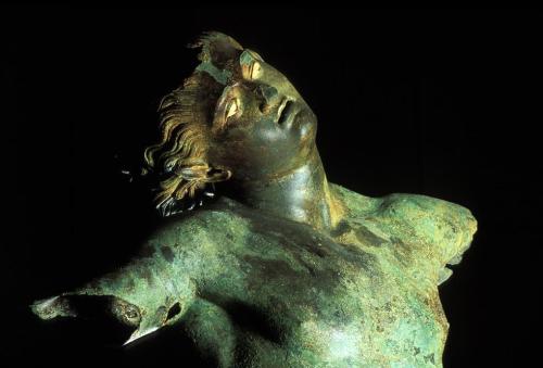 sassy-tekne:Satiro danzante di Mazara del ValloIV sec. a.C, bronzo fuso a cera persa, Grecia, Museo 
