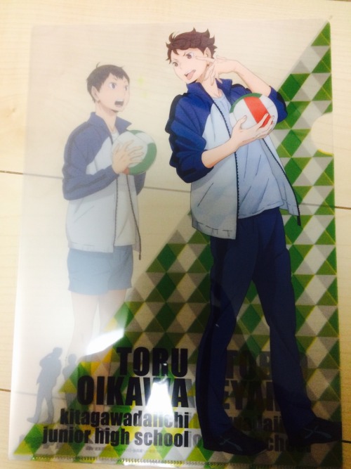 I thought it was one clearfile because it was originally one pic!!! XD but this is still super cute!
