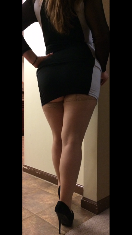 bigpoppaswife:  Dress like to ride up!!