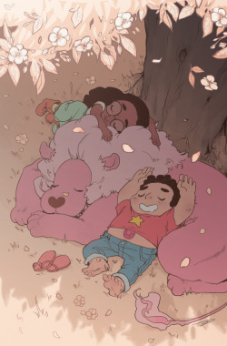 tzysk:Steven Universe insert for Issue #8for Boom Studios  I didn’t know they used this! I drew this for a cover a long while ago but I’m really glad they made a place for it in the last issue ;w;