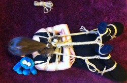 ropeandthings: kinkycrop:  The hair/hogtie I did a few weeks ago inspired by mishibari’s tutorial.  Socks and shibari! 