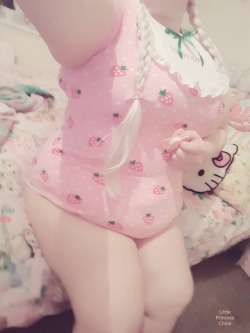 littleprincesschloe:  I can’t get over how cute my new onesie is 😍 it’s the sweetest gift off the loveliest person, thank you for treating me 💗  👑💗don’t remove my caption, 18+💗👑