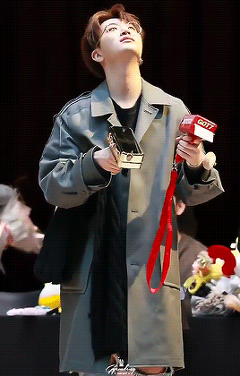 choiyoungjae:reblog the money youngjae in 5 seconds to find fortune 