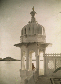 natgeofound:  View of the Palace of Maharaja’s pond from the Island of the Sultans in Udaipur, India, 1923.Photograph by Jules Gervais Courtellemont, National Geographic