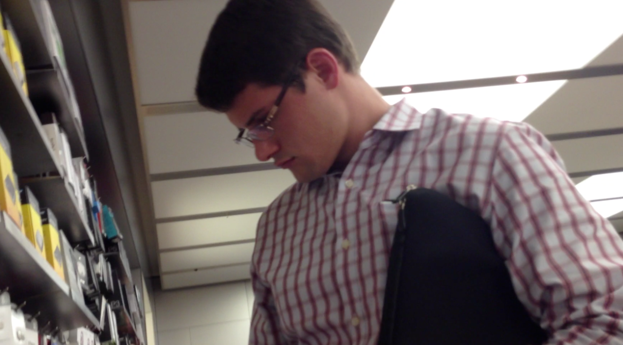 southerncrotch:  menzmen:  Apple Store ass.  Revisiting some old favorites. We’ll