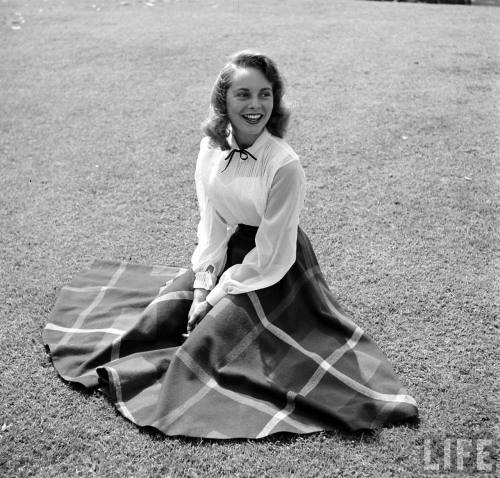 Janet Leigh(Allan Grant. 1949)